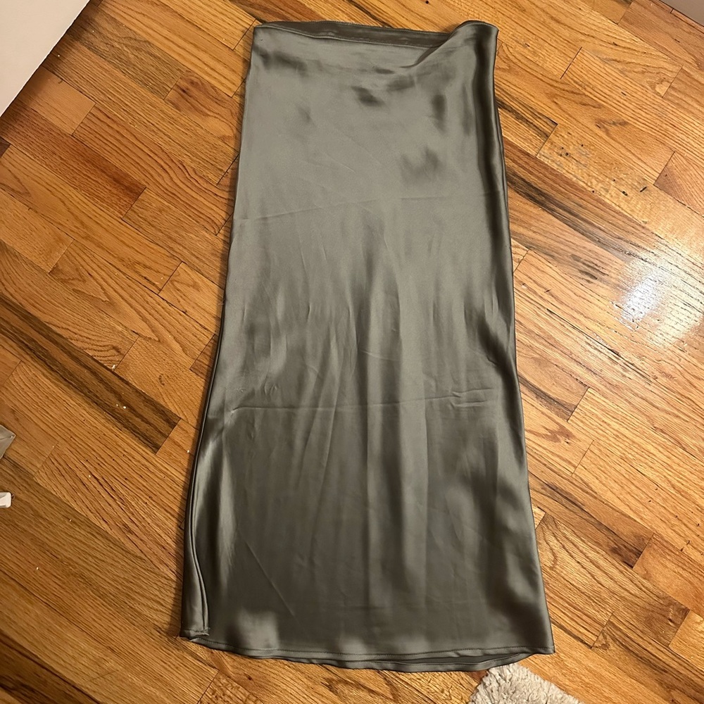 Sleek Green Satin Skirt - Great Condition